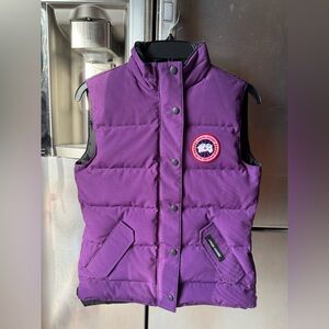 Women’s Authentic Canada Goose Vest Style #2832L – Size XS (New, Unworn)